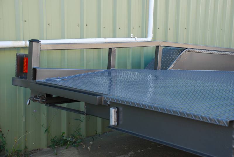 Car Trailer With Beaver Tail 1